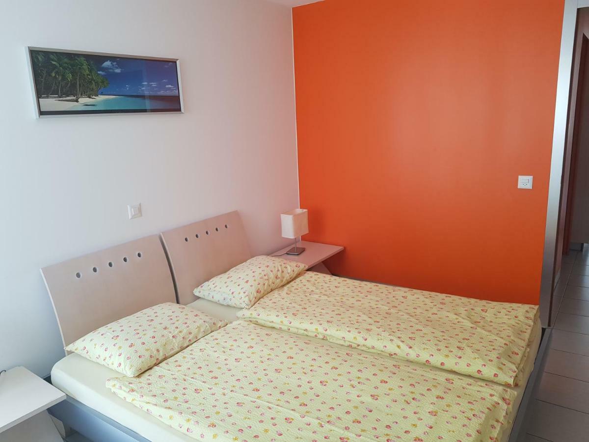 Ferienwohnung Zayetta Orange Cube Nr. 11A Zermatt Exterior photo